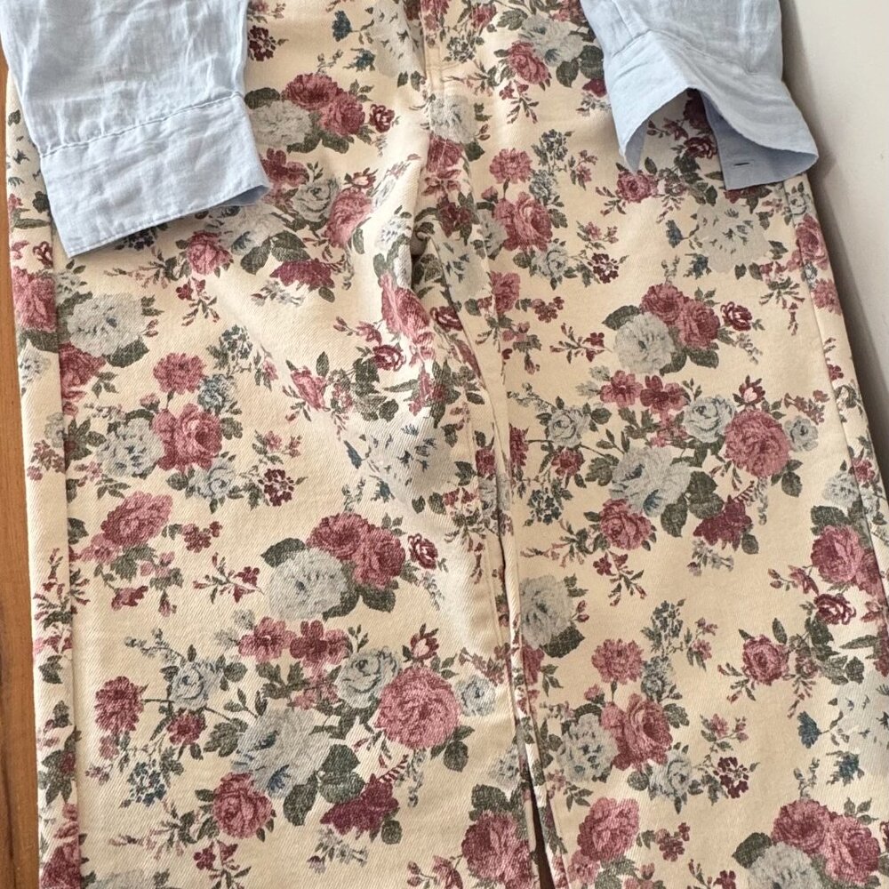 Ankle Length Floral Denim Size 12 US Spring Colors NWT